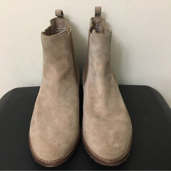 Thursday Boot Company Duchess Women’s Chelsea Boot - Picture 3 of 10